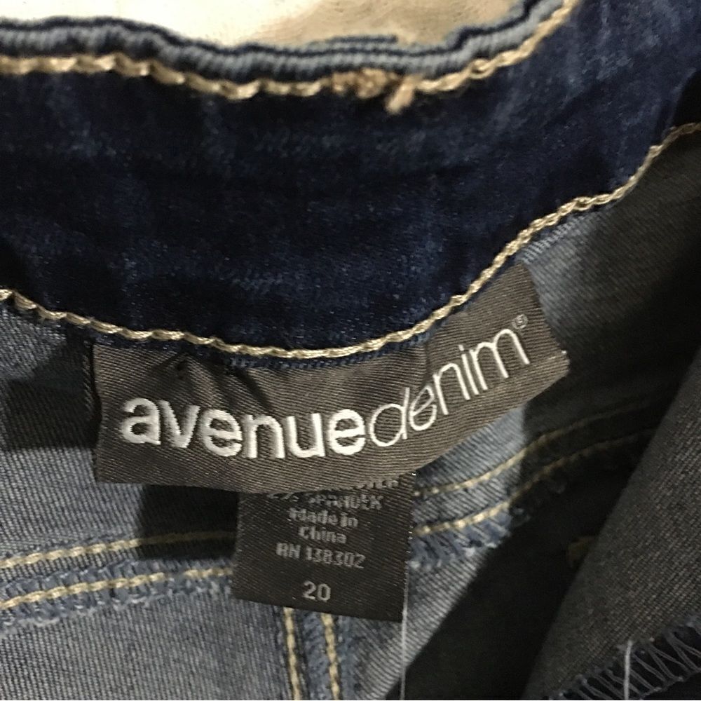 Avenue Skinny Distressed Jeans Size 22 *Wrong Inside Tag - Picture 7 of 9